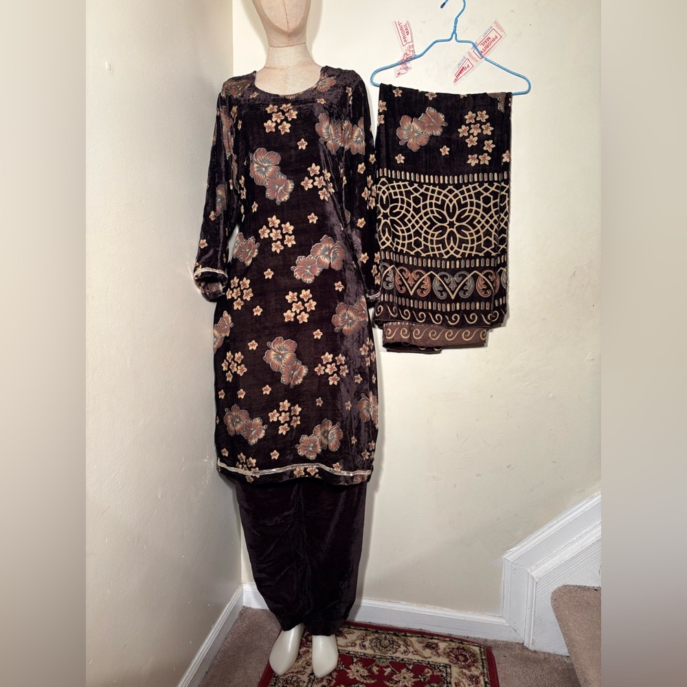 Pakistani Dresses For Women, Size Large